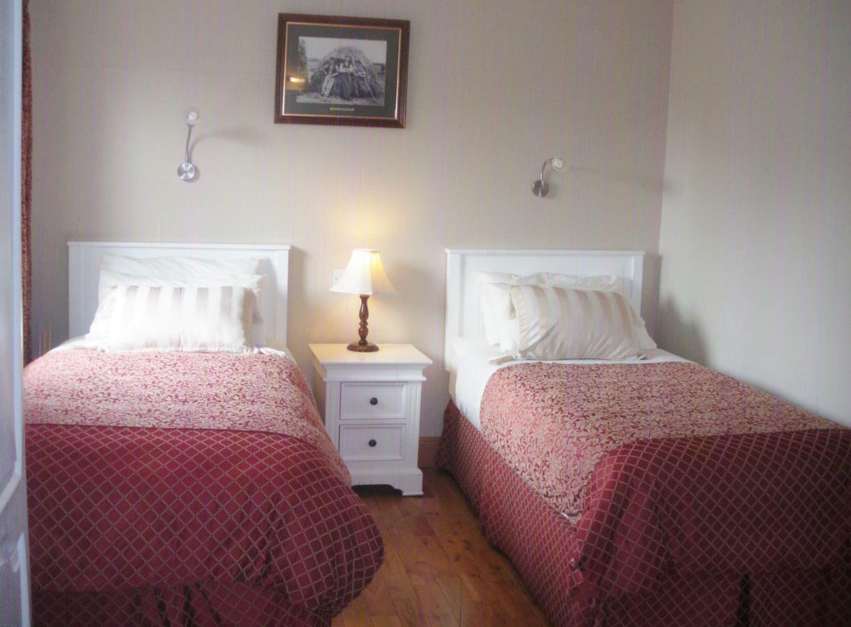 Bed and Breakfast Redwood Dunrine Exteriér fotografie